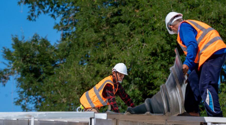 Professional gutter cleaning in Connersville, IN